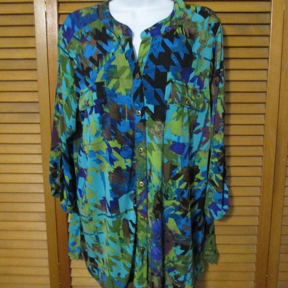 Kim Rogers top bold blues & greens, soft & stretchy button down casual size L